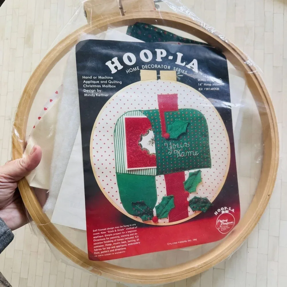 Vtg 80s Christmas Card Holder Hoop-La Applique Quilt Kit Wall Hanging 14